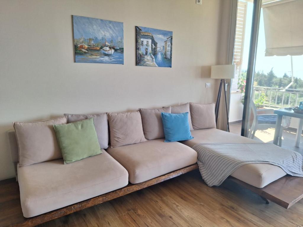 aaaaaaaGIUGHUIGUGUYGUGUGGUGGI